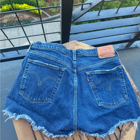 Levi’s 501 High Rise Women’s Blue Shorts - Picture 2 of 2